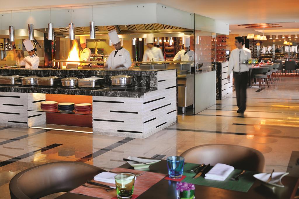 Gokulam Grand Hotel & Spa Bangalore Extérieur photo