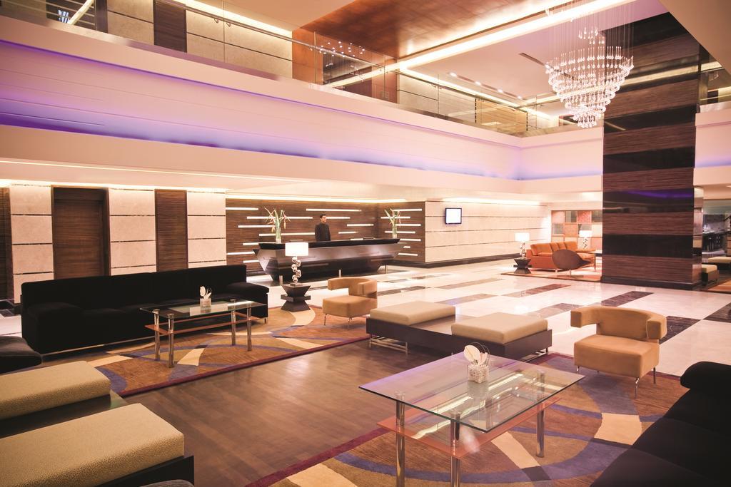 Gokulam Grand Hotel & Spa Bangalore Extérieur photo